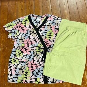 Cherokee Floral Print Scrub Top with Black Trim